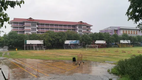 ผู้ว่าฯ นนทบุรี ระดมพลเปิด รพ.สนาม 300 เตียงที่บางบัวทอง รับมือโควิด-19