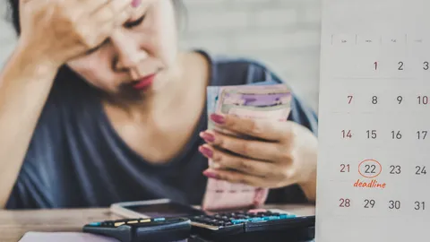 เตือนครัวเรือนไทย ส่อเกิดปัญหา Debt Overhang หนี้เก่าไม่หมด หนี้ใหม่ก็มาอีก