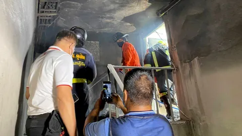 ระทึกรพ.ราชวิถีเพลิงไหม้ดาดฟ้า ควันทะมึนคลุ้งจากท่อสายไฟโชคดีดับได้เร็ว