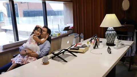 ทิม พิธา เผยมุมอบอุ่นกับลูกสาว เหมือนเป็นเพาเวอร์แบงก์ช่วยชาร์จแบตชีวิต