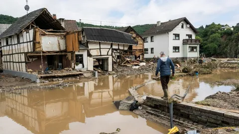 ยุโรปอ่วม เยอรมนีหนักสุด เจอน้ำท่วมฉับพลัน ดับแล้ว 30 สูญหายอื้อ