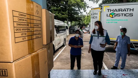 ส่งมอบชุดตรวจลอตแรก 50,000 ชุด ให้หน่วยงานเกี่ยวข้อง คัดกรองผู้ติดเชื้อเชิงรุก