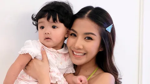 “ใบเตย อาร์สยาม” จับ “ลูกสาว” ปั้นคอนเทนต์สุดคูล ยังไม่ต้องลุ้นทายาทคนที่สอง