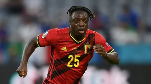 ลิเวอร์พูล มีลุ้นสอย "โดคู" แนวรุกฝีเท้าดุ คลอปป์มองเป็นตัวแทนมาเน (คลิป)