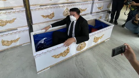 "สิระ" ประชด ซ้อมตายนอนโลงศพ ไล่ “อธิบดีกรมควบคุมโรค” ลาออก เหลวแก้โควิด-19