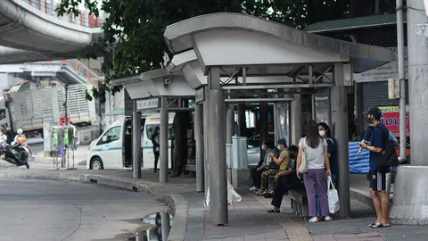 ศาลารถเมล์ไฟดับ แก้ไขภายใน 48 ชม.