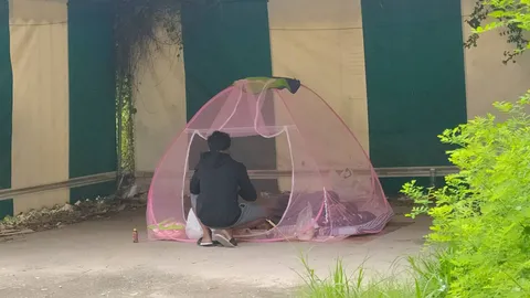 “จุติ” สั่งช่วยชายวัย 54 ปี ติดเชื้อโควิด ถูกไล่ออกจากห้องต้องมานอนข้างนอก