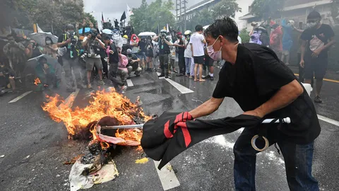 ไล่ “บิ๊กตู่” (คลิป)