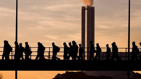 ปิดโรงงานหวั่นสินค้าขาดแคลน หอการค้าจี้รัฐเร่งฉีดวัคซีนแรงงานภาคการผลิต