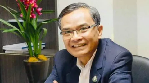 จับโป๊ะ ตร.บุรีรัมย์ ฉีดวัคซีน เข็ม 3 ชี้ รัฐ อาจพังกับ "วัคซีนก้นขวด"