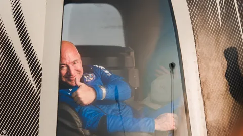 เจฟฟ์ เบซอส ยื่นข้อเสนอให้ NASA 2 พันล้านดอลลาร์สหรัฐ แลกสัญญาทำภารกิจบนดวงจันทร์