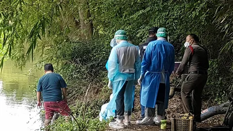 ฆ่าเปลือยสาว จัดฉาก เผาเสื้อผ้าทิ้ง พบ จยย.ห่าง 1 กม. สงสัยคนคุ้นเคย