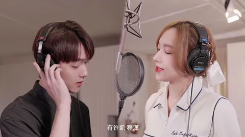 “สวีข่าย” นำทีมศิลปินดังถ่ายทอดความรู้สึก “ฟอลลิ่ง อินทู ยัวร์ สไมล์” 