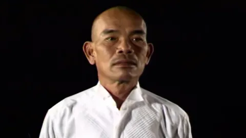 ชาวเน็ตคอมเมนต์เพลง ตาสว่าง วิจารณ์แรงพระเอกเอ็มวียังมืดบอดอยู่