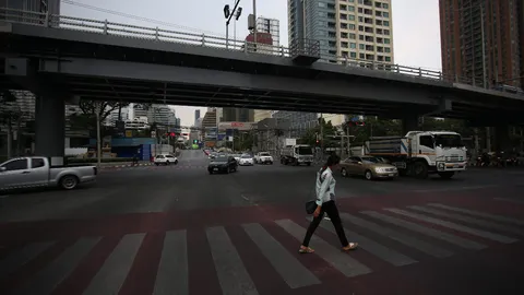 เช็ก 29 จังหวัด ปรับเป็นสีแดงเข้ม ล็อกดาวน์-เคอร์ฟิวต่อ 14 วัน (คลิป)