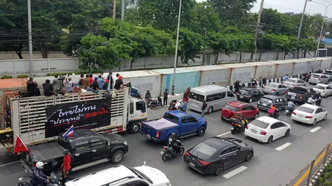 บุกบ้านนายกฯ (คลิป)