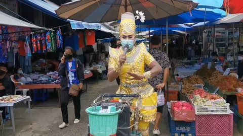 โควิดพ่นพิษ "หมอลำ" หมดงาน ไร้เงิน ยอมแต่งชุดเล่นตามตลาดประทังชีวิต (คลิป)