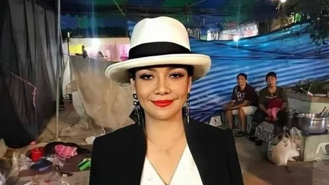 ยุ้ย ญาติเยอะ ไลฟ์สดพูดถึงตลกรุ่นพี่ตอนด่าเสียงดัง พอขอโทษเบาจนแทบไม่รู้