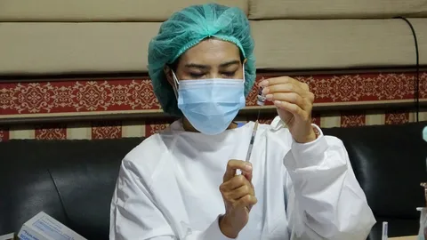 รอง ผอ.รพ.ปัตตานี แจงจับฉลากฉีดวัคซีนไฟเซอร์มีจริง ยืนยันได้ฉีดครบทุกคน