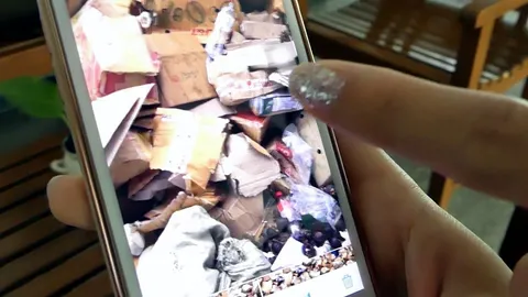 เปิดใจสาว "ตามหาทุเรียน" เจอกล่องพัสดุ กลายเป็นขยะกองพะเนินในคลังสินค้า (คลิป)