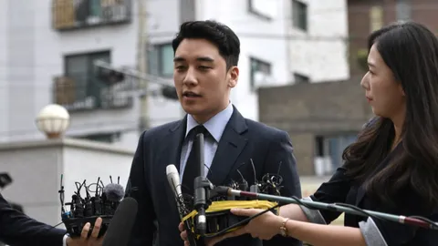 คุก 3 ปี ‘ซึงรี’ อดีตสมาชิกวง ‘บิ๊กแบง’ ผิด 9 ข้อหารวมค้าประเวณี-เล่นพนัน