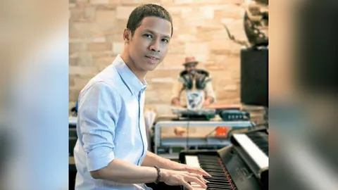 สุรักษ์จักรวาล