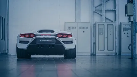 การกลับมาของตำนานวัวโหด! Lamborghini Countach LPI 800-4