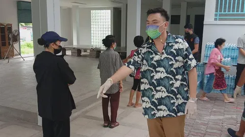 ส.ส.ก้าวไกล ยัน ผู้ช่วยฯ รับวัคซีนไฟเซอร์คนเดียว ไม่ใช่ทั้งครอบครัว