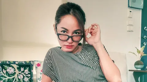 พลอย ถูกชาวเน็ตวิจารณ์ความเฮอา ฟาดกลับ อย่าใจแคบ วางมือถือแล้วนอนพัก 