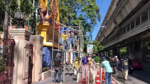 เร่งทำความสะอาดป้ายสำนักงานตำรวจแห่งชาติ หลังโดนม็อบทะลุฟ้าสาดสี