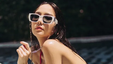 ไอจีลุกเป็นไฟ เมื่อซุปตาร์ "อั้ม พัชราภา" ปล่อยภาพชุดว่ายน้ำสุดเซ็กซี่