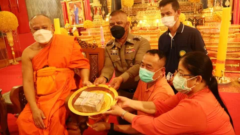 ร.ต.อ.ถูกหวย 30 ล้าน แก้บนหลวงพ่อเพชรมอบ 1 ล้านซ่อมหลังคาโบสถ์วัดท่าหลวง