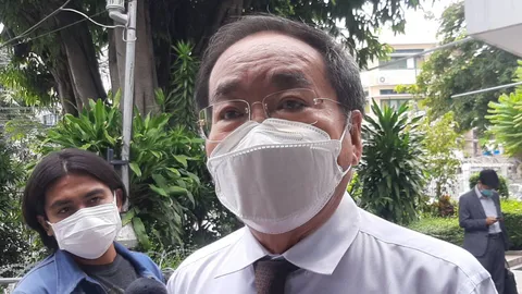 ทนายความ "ธนาธร" ขึ้นโรงพัก ขอเลื่อน วันนัดพบพนักงานสอบสวน คดี ม.112