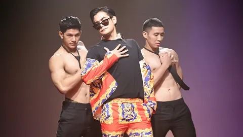 “ฌอห์ณ” โชว์แซ่บ เต้นบาร์เกย์ “รัศมีแข” ติวเข้มลีลาใน “หว่อ อ้าย หนี่ เธอที่รัก”