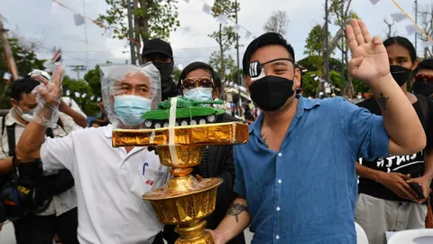 ทะลุแก๊สเผา ทางลงด่วน ทะลุฟ้าล้อเลียน อภิปรายในสภา (คลิป)