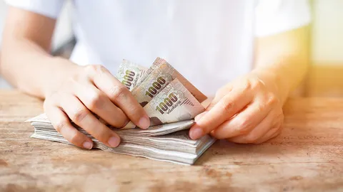 “ญี่ปุ่น” แห่ขนเงินกลับบ้านไปช่วยบริษัทแม่ กดดันค่าเงินบาทอ่อนยวบ