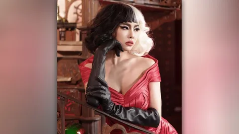 คริส หอวัง พลิกลุคจากสาวหมวยเป็นครูเอลล่า แฟนๆ แห่ชมความปัง (คลิป)