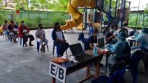 นายกฯ สั่งเร่งเดินหน้าตรวจเชิงรุกซ้ำระดับชุมชน ลดการแพร่ระบาดโควิด-19