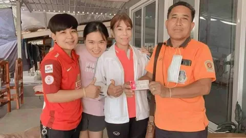 "จินตหรา เหมือนขั้นเทพ" จุดธูปขอเลขเด็ดเฮงถูกรางวัลที่ 1 รับ 6 ล้านบาท