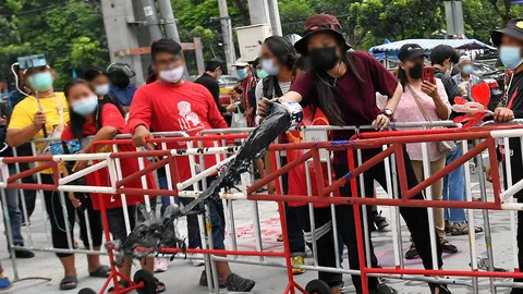 สาดสีพลังประชารัฐ