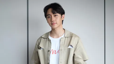 มาร์ค ศิวัช หนุ่มเจ้าเสน่ห์ผู้หลงใหลในวงการบันเทิงมาตั้งแต่เด็ก