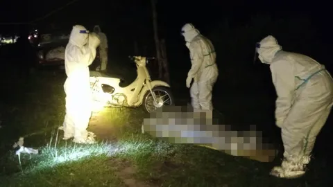 ดักฆ่าผัวเมีย แทงพรุน 2 ศพ ตายกลางทาง ขณะไปเถียงนากักโควิด 