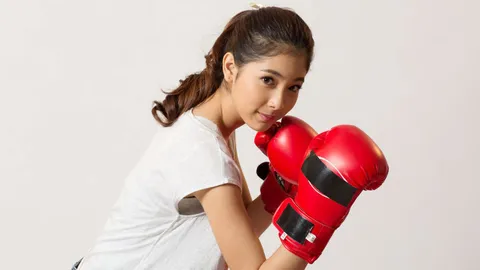 "อีสาวอันตราย" รวมสุดยอดราชินีนักบู๊ "ฝ้าย นันทนัช" ปลุกพลังหญิงโชว์ความแกร่ง