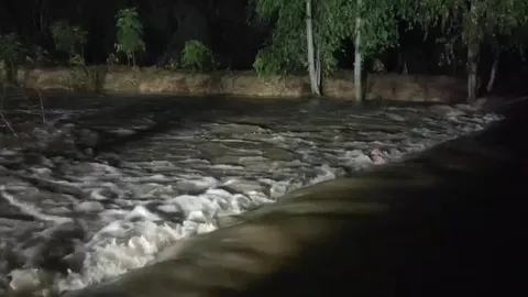 "ไม่รู้ชะตากรรม" สาวลื่นตกฝาย น้ำพัดหาย ระดมหาไร้วี่แวว ยายหวังมีชีวิต