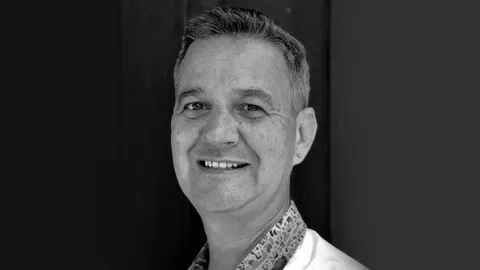 เจอแล้วฝรั่ง ผจก.โรงแรมบนเกาะพีพี เป็นศพในป่า คาดพลัดตกเขาลงมาเอง