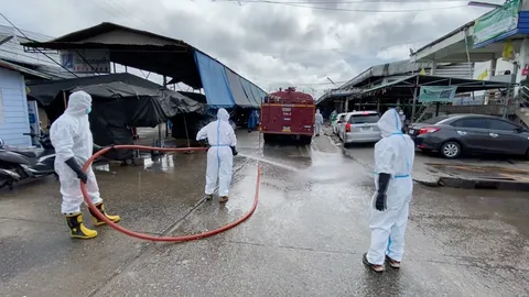 คลัสเตอร์ "ตลาดสุรนารี" ติดเกือบ 300 คน ลามไปตลาดย่าโม กลุ่มเสี่ยงเพียบ (คลิป)