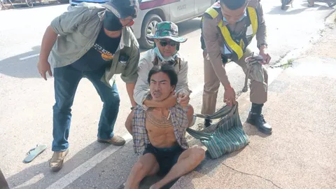 โจรสะพายย่าม ควงอีโต้ บุกชิงทองกลางตลาด พบเพิ่งจี้เซเว่นฯ มาหมาดๆ (คลิป)