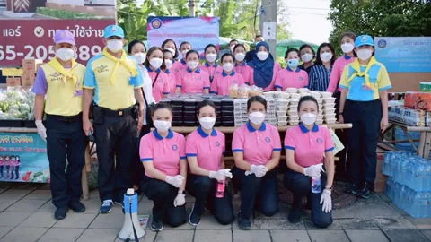 "บิ๊กแขก" จัดโครงการจิตอาสาพาทำ แจกของปันสุขให้ชาวดอนเมือง