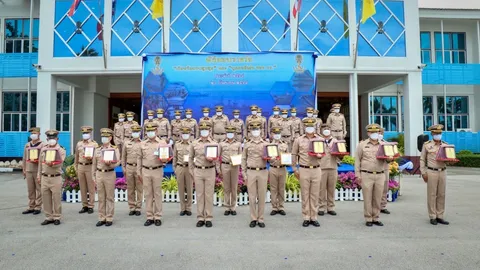 ผบ.กร. มอบรางวัลเรือพร้อมรบสูงสุด บุคคลดีเด่นของกองเรือยุทธการ ปี 64