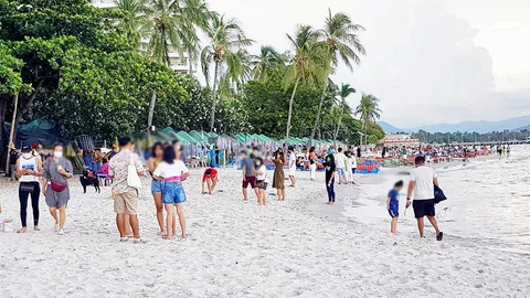 ท่องเที่ยวใกล้ภูมิลำเนาคึกคัก หลังมีการผ่อนคลายล็อกดาวน์